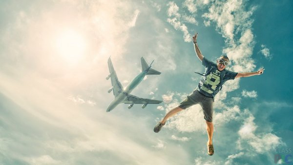 Силуэт самолета в небе