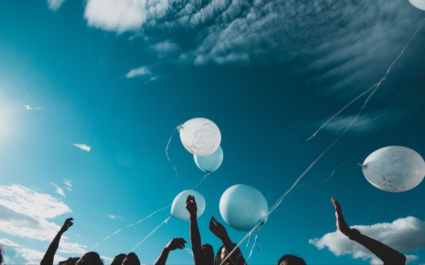 Шары улетают в небо