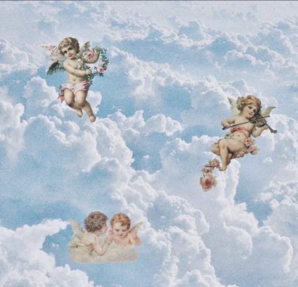 Ангелочки на голубом небе