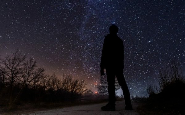 Человек под звездным небом