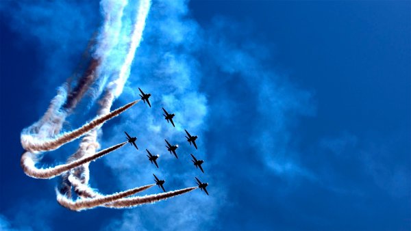 Военные самолеты в небе