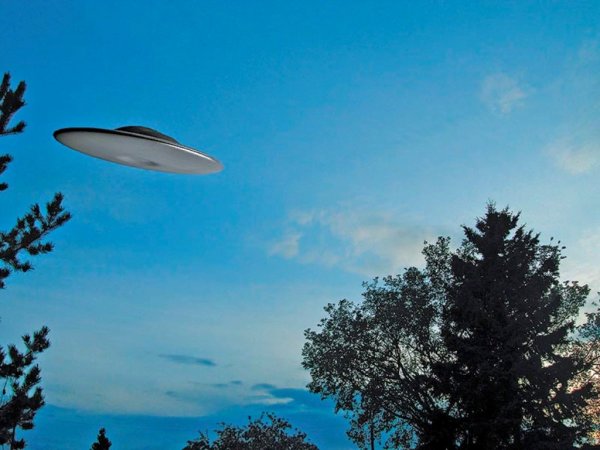 Летающая тарелка «UFO Magico»;