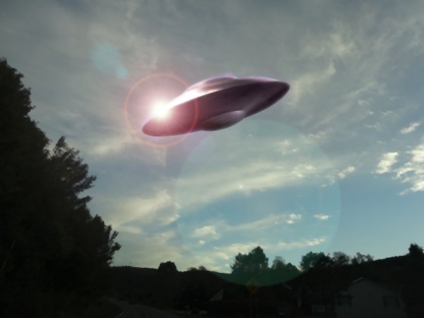 Летающие объекты в космосе