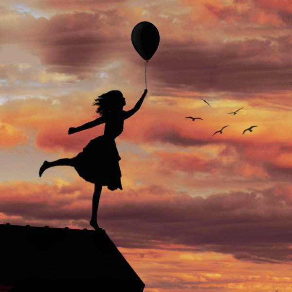 Силуэт девушки с шарами