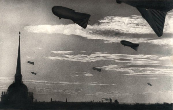 Аэростаты в небе над Москвой 1941