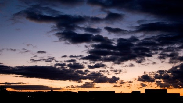 Ночное небо с облаками