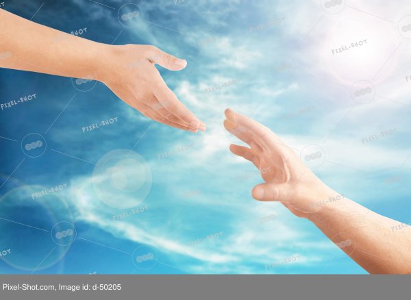 Рука на фоне солнца