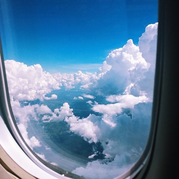 Облака из окна самолета