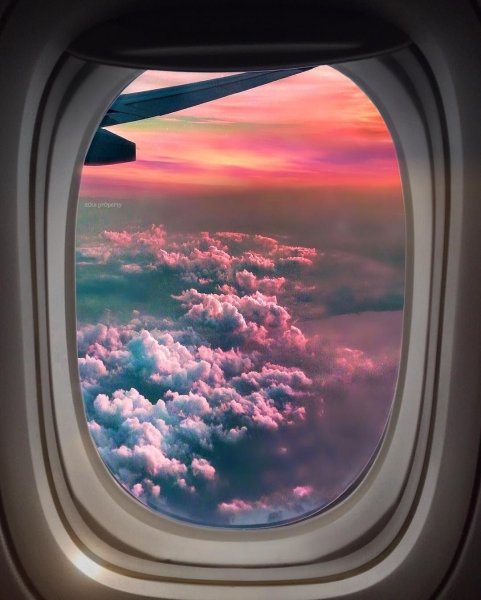 Вид из иллюминатора самолета