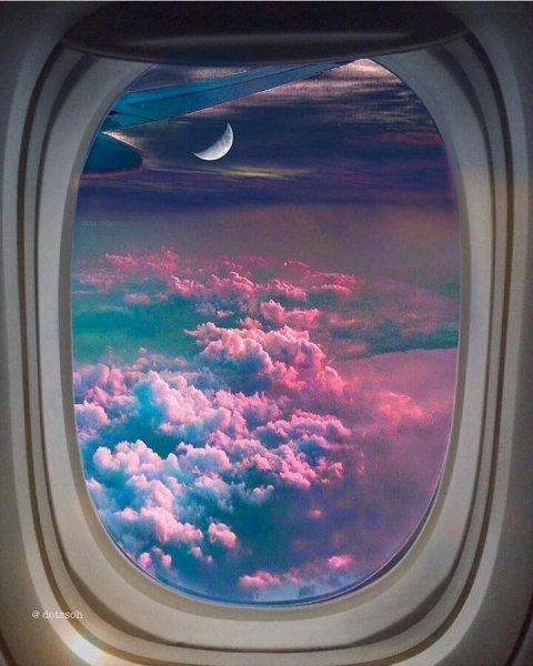 Закат из иллюминатора самолета