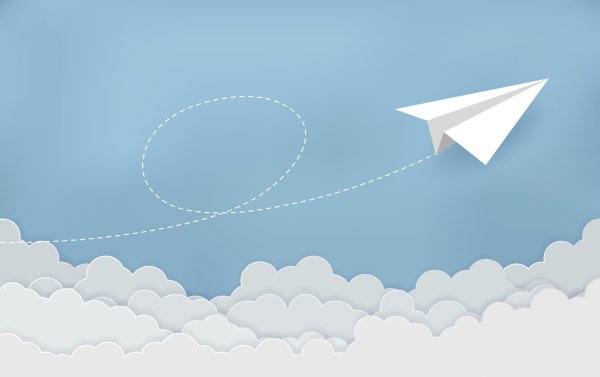 Запускает бумажный самолетик