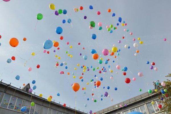 Запуск шаров на выпускной