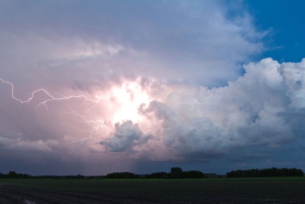 Вспышка облако