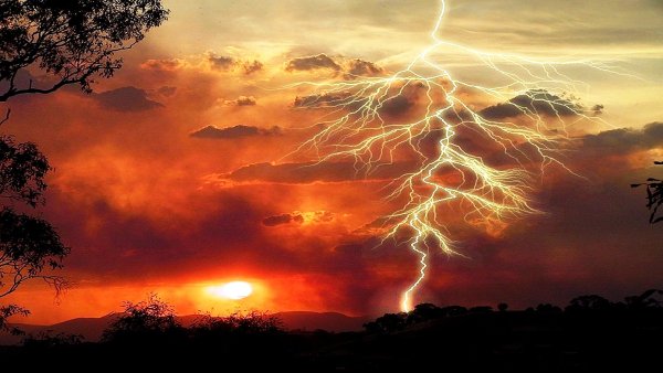 Природа с грозой