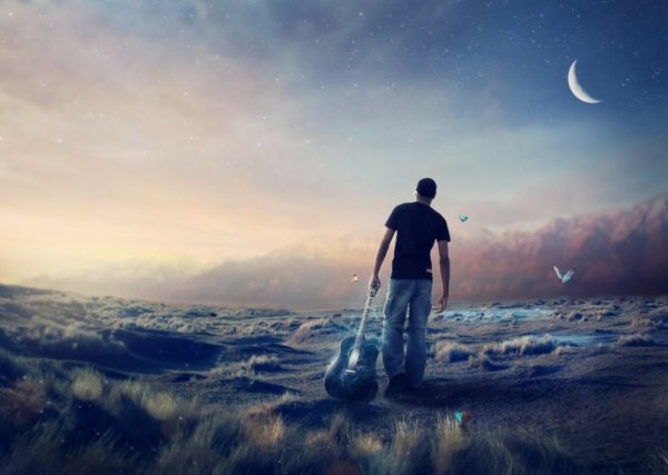 Мужчина уходит в небо