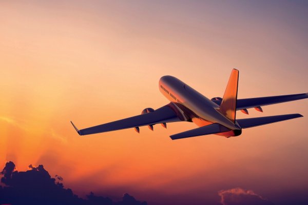 Улетающий самолет