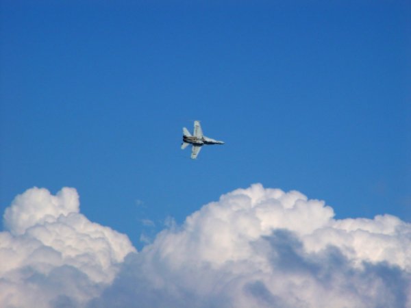 Самолет в небе