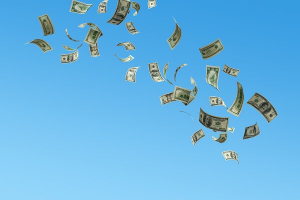 Деньги улетают