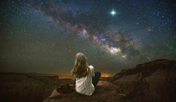 Девушка космос