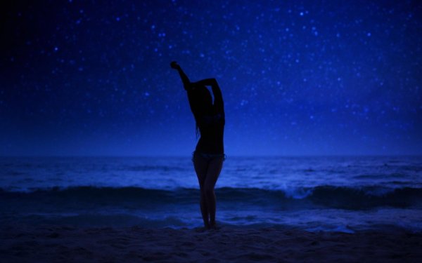 Девушка космос