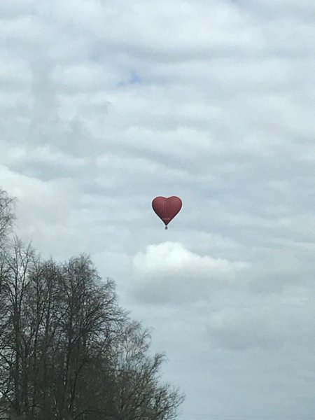 Сердечко на фоне неба