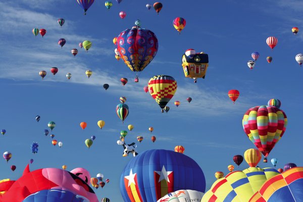 Воздушный шар в небе