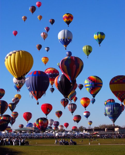 Воздушные шары в небе