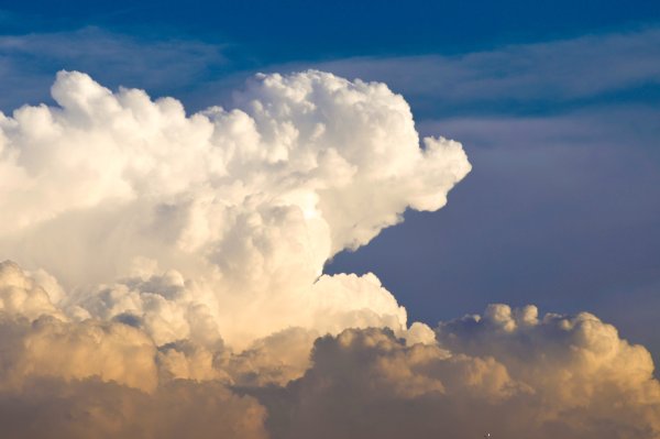 Бежевые облака