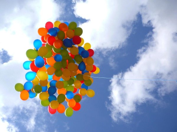 Шары летят в небо