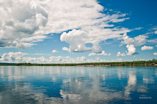 Отражение неба в воде