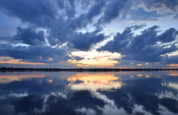 Красивое отражение в воде