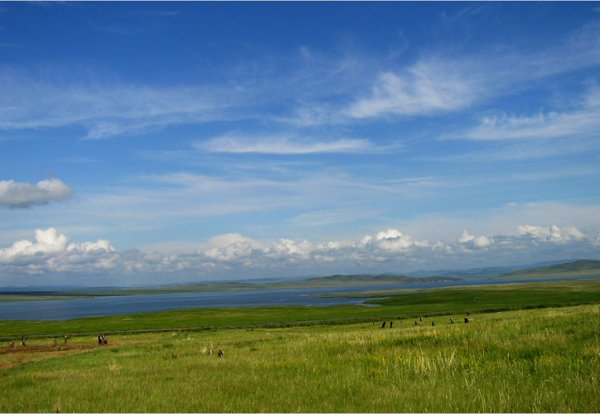 Под большим шатром голубых небес вижу даль степей Зеленеется