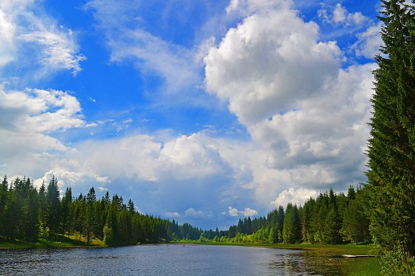 Облака в синеве