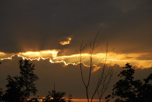 Небо раскололось небо