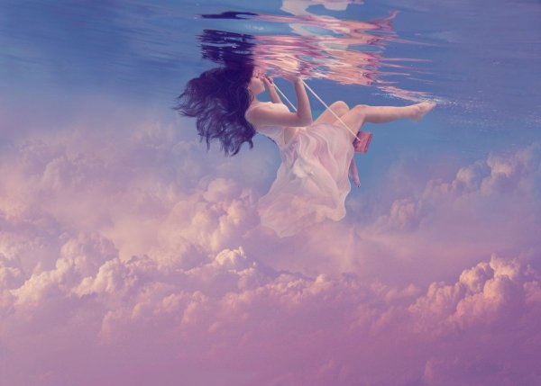 Девушка в полете