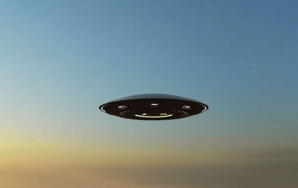 НЛО В небе