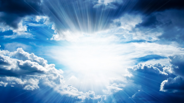 Солнце на голубом небе