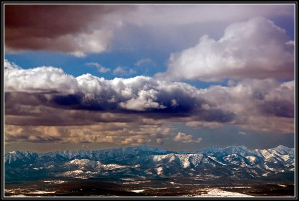 Между облаками и землей