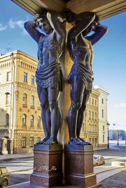 Атланты новый Эрмитаж в Санкт-Петербурге