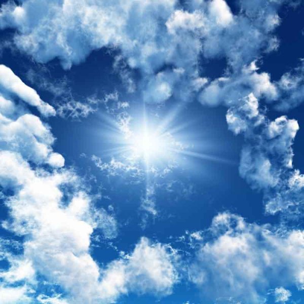 Голубое небо с облаками