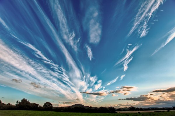 Голубое небо без облаков