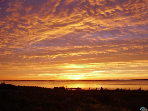 Облака с золотыми краями