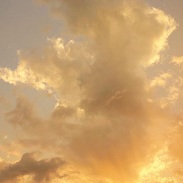 Бежевое небо