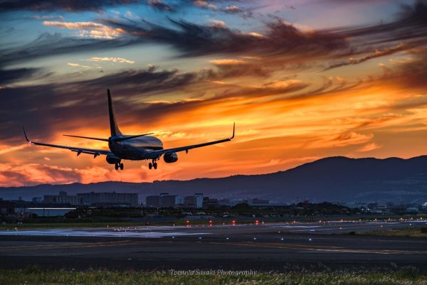 Летать на самолете