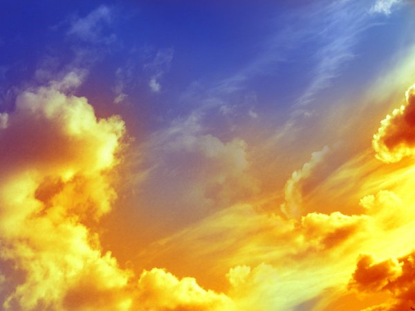 Облака в желтых тонах