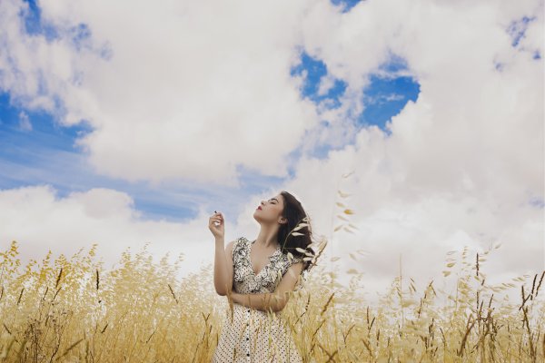 Девушка и небо