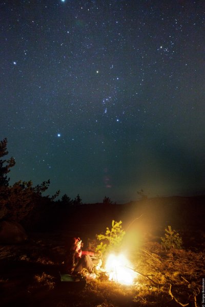 Ночное небо у костра