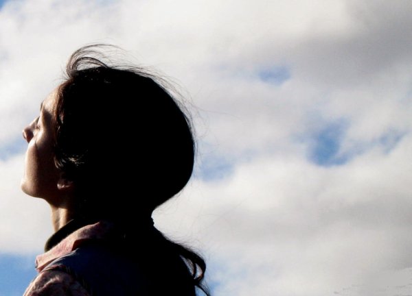 Девушка и небо