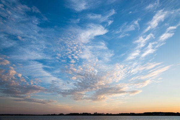 Летнее небо с облаками