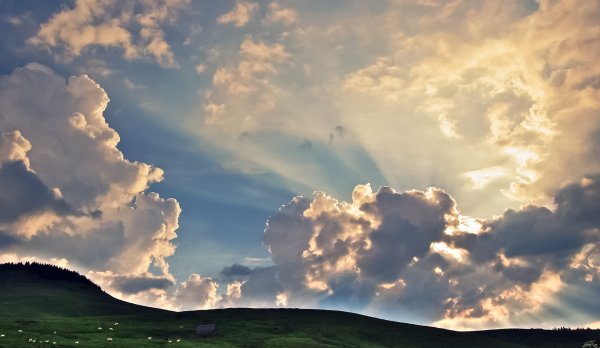 Небо облака солнце лучи